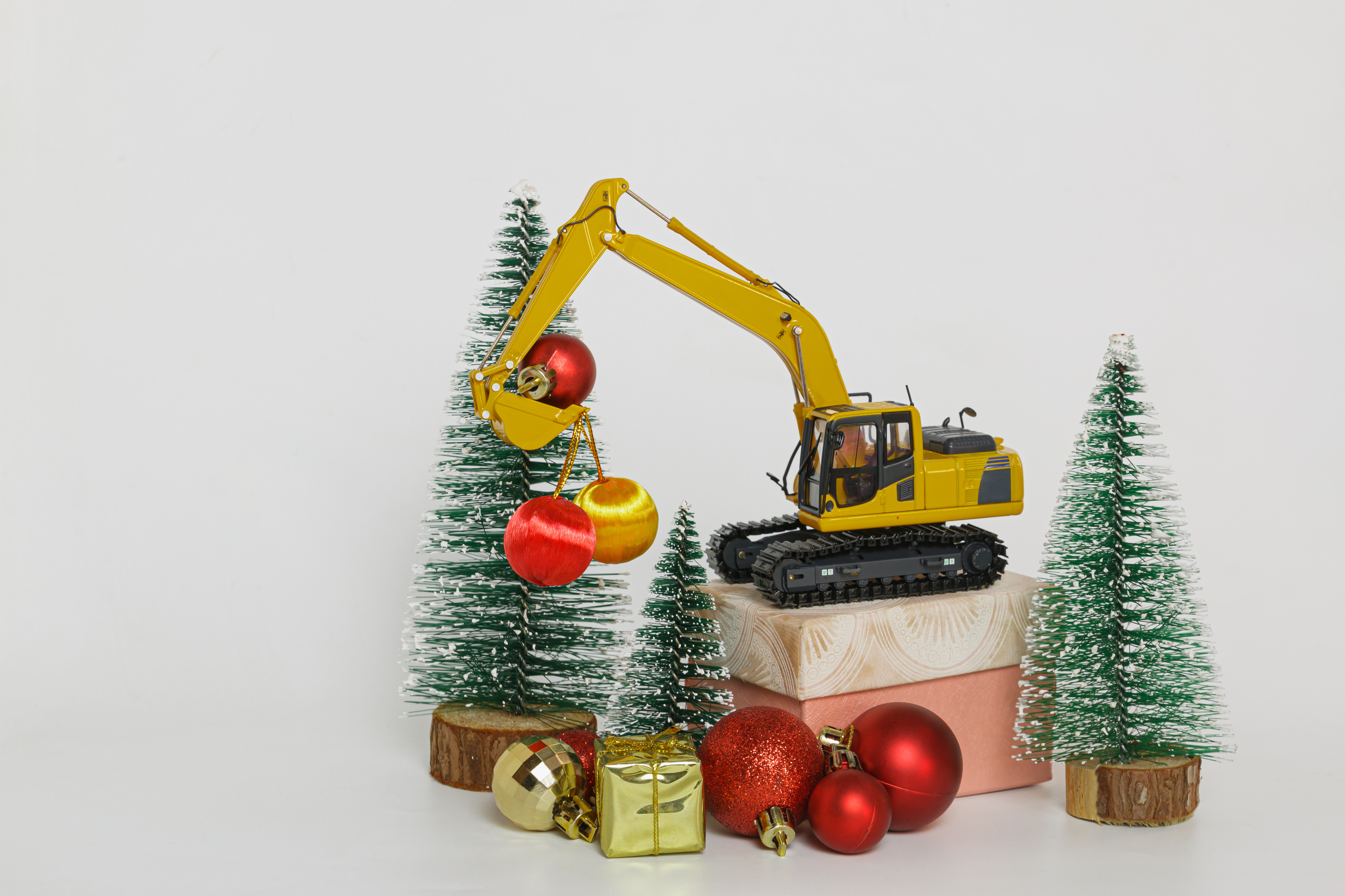 Keeping Morale High During Holiday Deadlines: Tips for Construction Teams